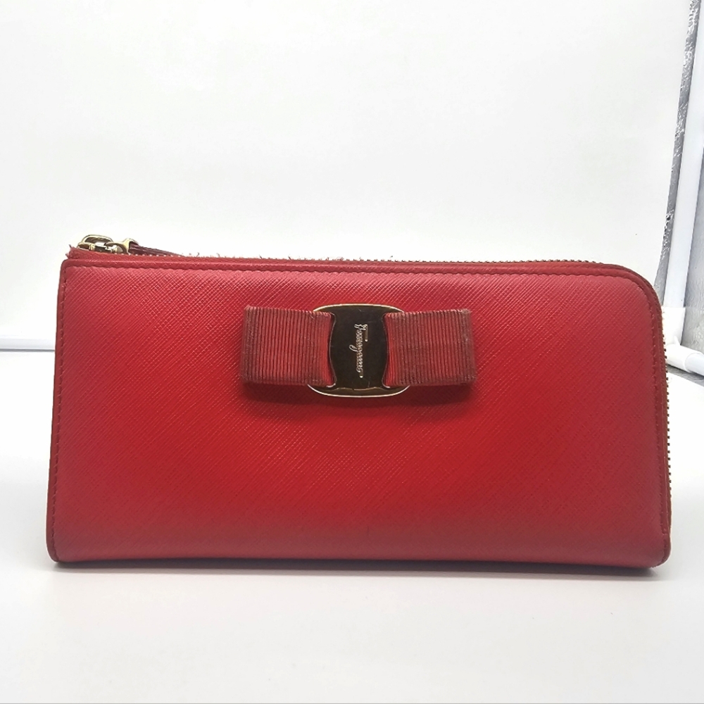 SALVATORE FERRAGAMO Vara Bow Zip Red Pink Saffiano Leather Continental Wallet